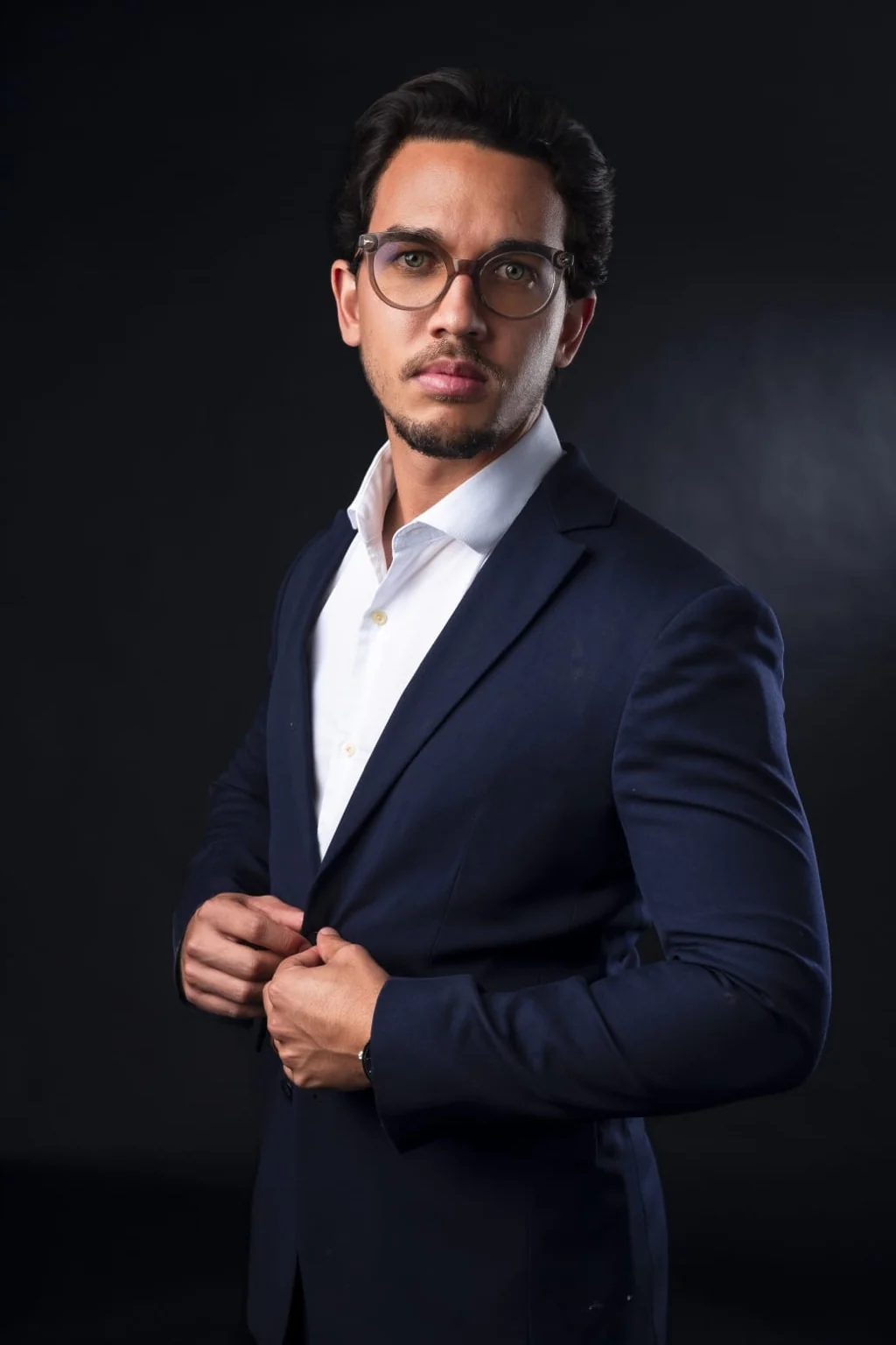 Retrato de Gabriel Cunha de terno